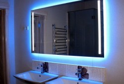 Выбираем красивое и функциональное зеркало в ванную